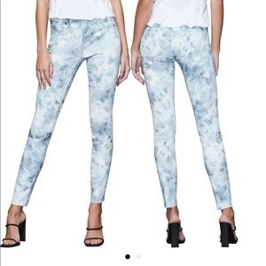 NWT Good American Good Leg Fray Hem Jeans